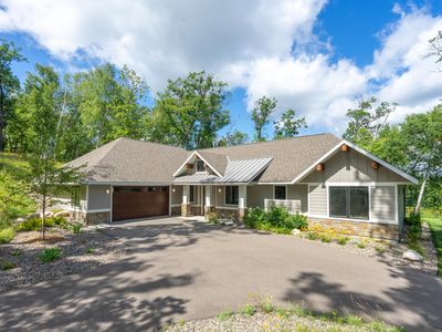 1860 Deer Path Cir SW