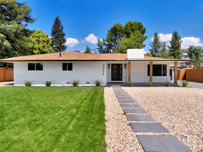 2234 W San Madele Ave