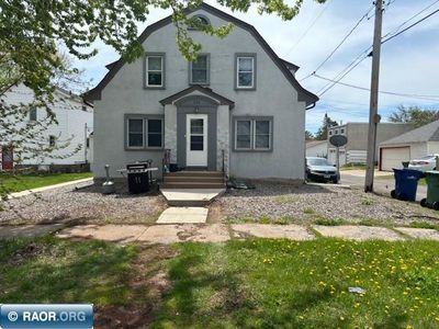 1114 E 22nd St