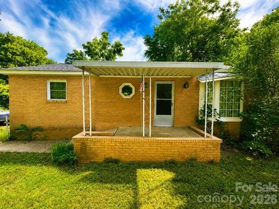 128 E Hilltop Dr