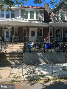 584 E Carver St