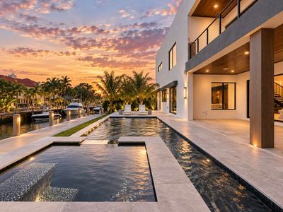 2360 NE 49th Street