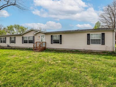 811 S Strauser Rd