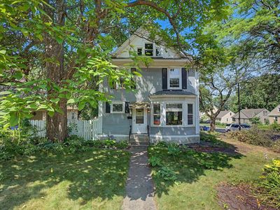 987 Earl St