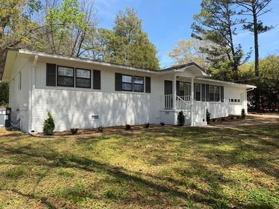 703 Weatherly Rd SE