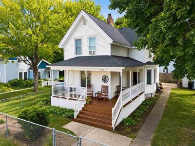 304 E Main St