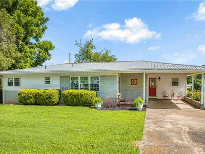 905 Sunset Ln