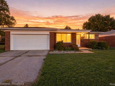 3025 Donna Ave