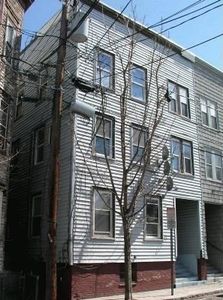 17 George St