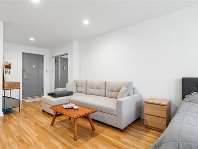 140 7th Ave APT 4S