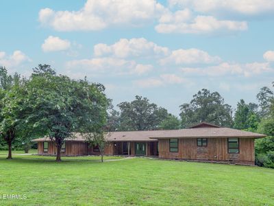 708 Azalea Dr