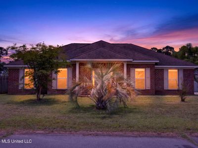 14905 Nassau Dr