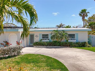 2593 W Vina Del Mar Blvd