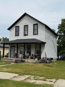 214 W Helen St