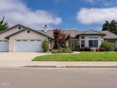 1425 Marilyn Way