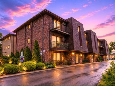9812 Sayre Ave APT 3E