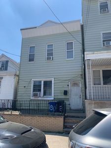 30 W 18th St