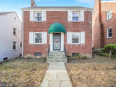 1605 Crittenden St NE