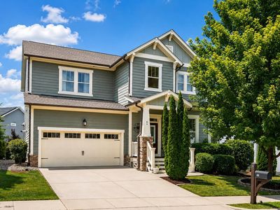 44 Rock Ledge Dr