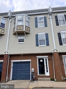 32 E McCaulley Ct