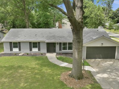 2227 Lakeland Ln