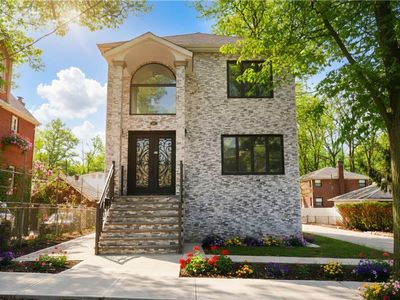 32 Remsen St