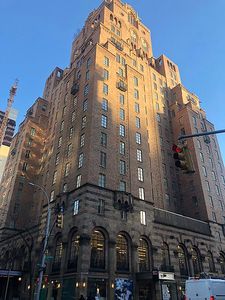 140 E 63rd St APT 6C