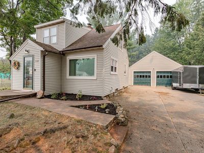 2002 BLOEDEL AVENUE