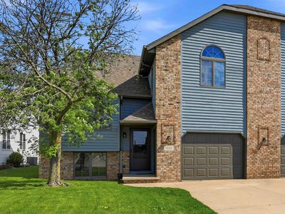 1700 E Tracia Ln