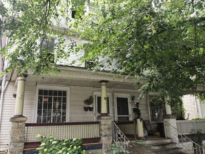 82 Carlisle St