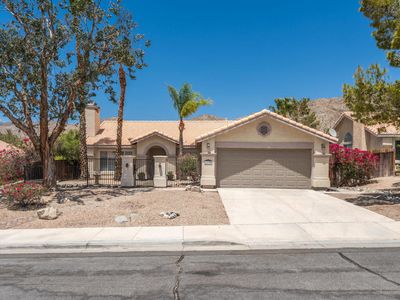 65920 Avenida Cadena