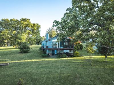1650 Lakeshore Dr