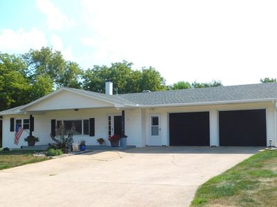 2114 Crestview Dr