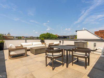 733 Euclid St NW #303