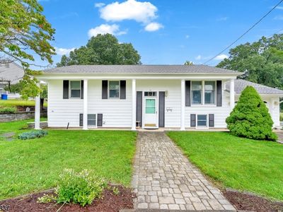 11 Fairview Ave