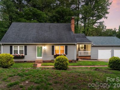 1014 Bramblewood Ct NE