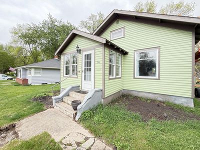 246 E Rooney Ave