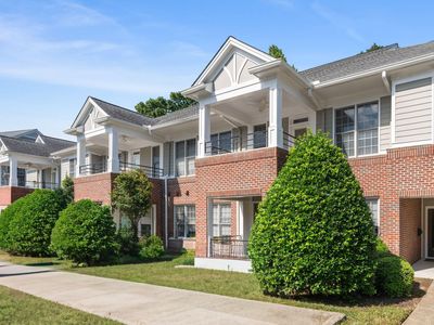 524 Aberdeen Dr APT 205