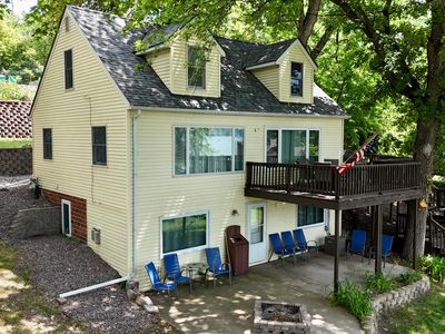 691 Lakeshore Dr