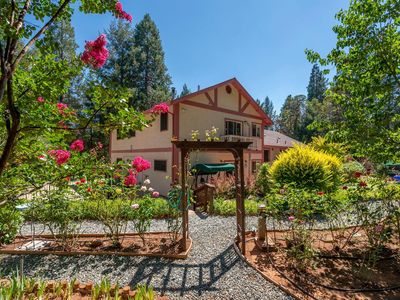 25985 Forest Knoll Ct