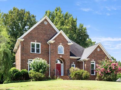 908 Leslie Ln