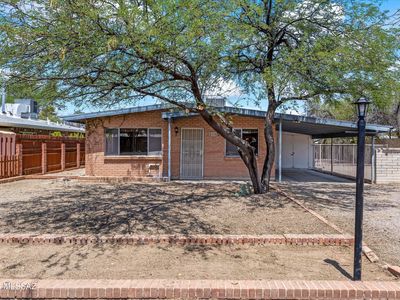 2115 E Blacklidge Dr