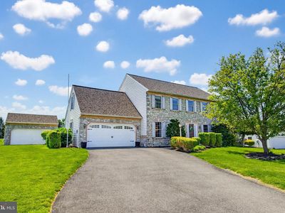 40 Jewel Dr