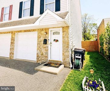 412 W 32nd St