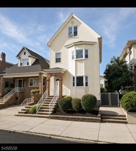 213 Amity St #3