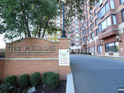 100 Old Palisade Rd APT 1704