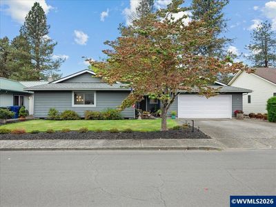 987 Munkers Ct SE
