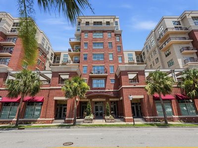 150 Bee St APT 402