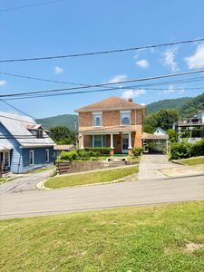 Property at 211 9th Ave, Hinton, WV