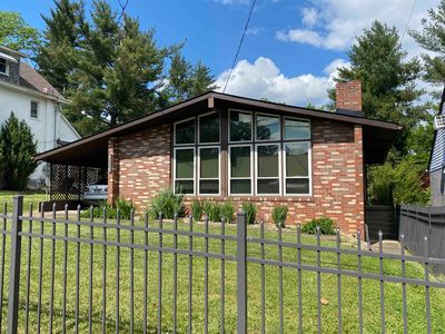 1718 Crestmont Dr